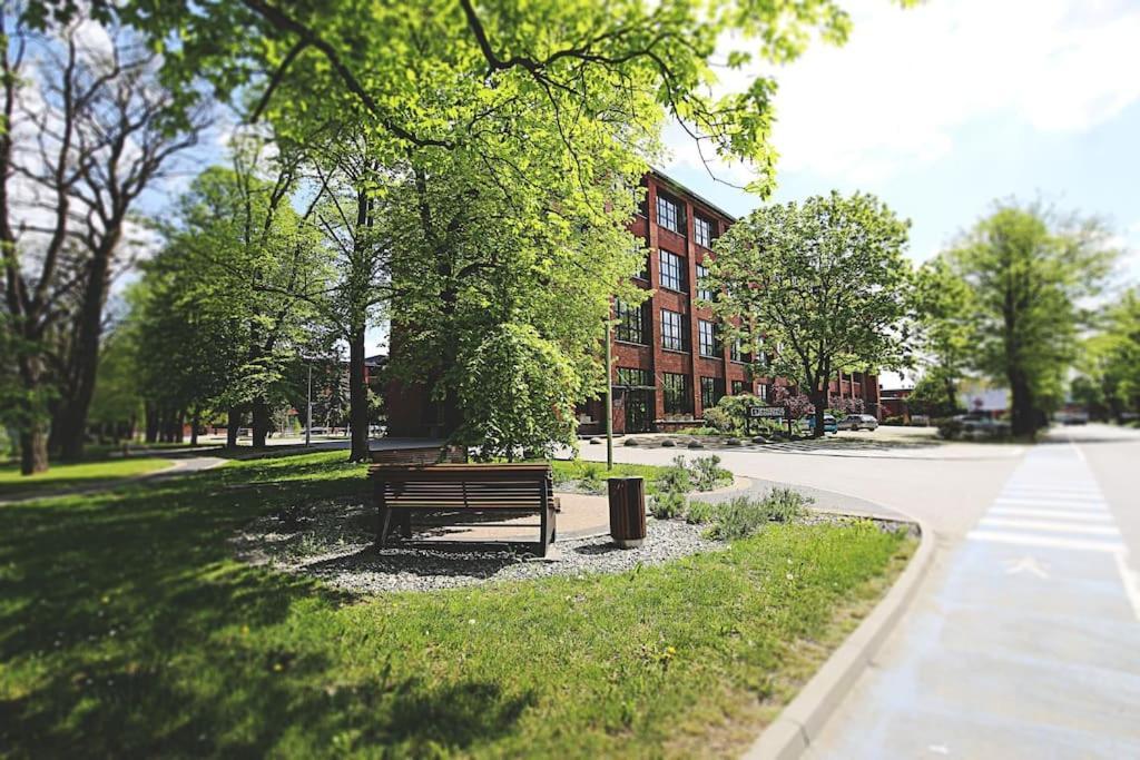 Apartimento Hydral Viene Wrocław Buitenkant foto