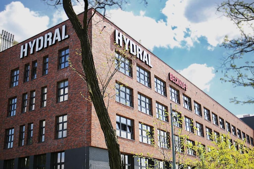 Apartimento Hydral Viene Wrocław Buitenkant foto